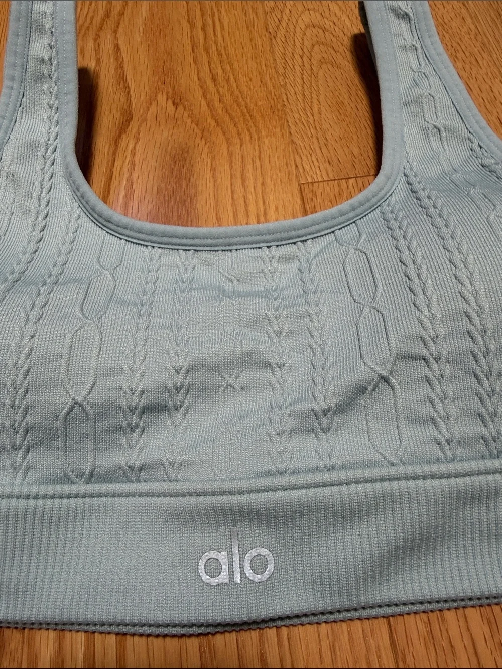 Alo yoga XS cable knit seamless padded sports bra.